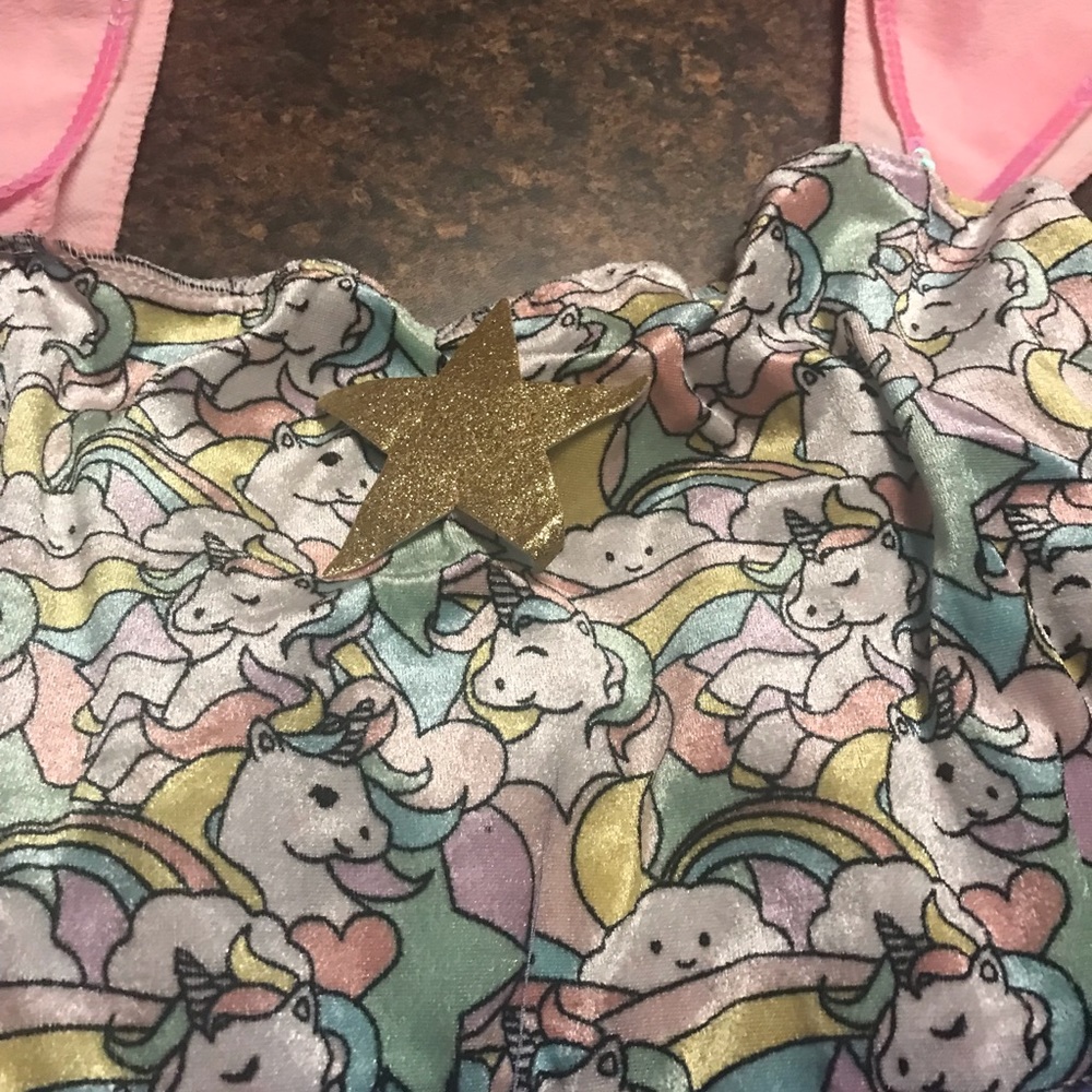 Teen girls unicorn costume